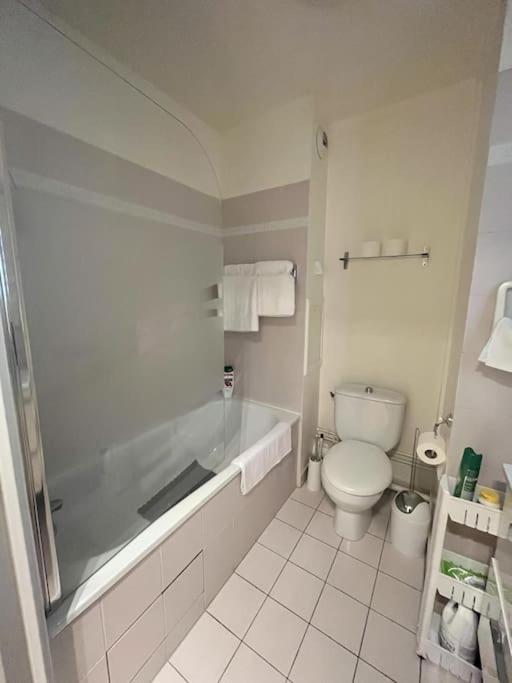 Wondersuite Appartement - Centre Ville Avec Parking Couvert -15Mn De Paris Et 10 Mn De Stade De France, Wifi, Netflix Deuil-la-Barre Exterior foto